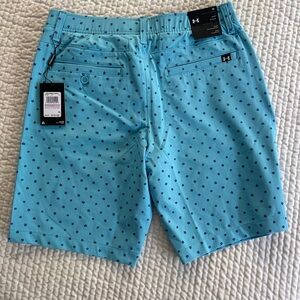 Under Armour men’s golf shorts. NWT. Size 32 waist.